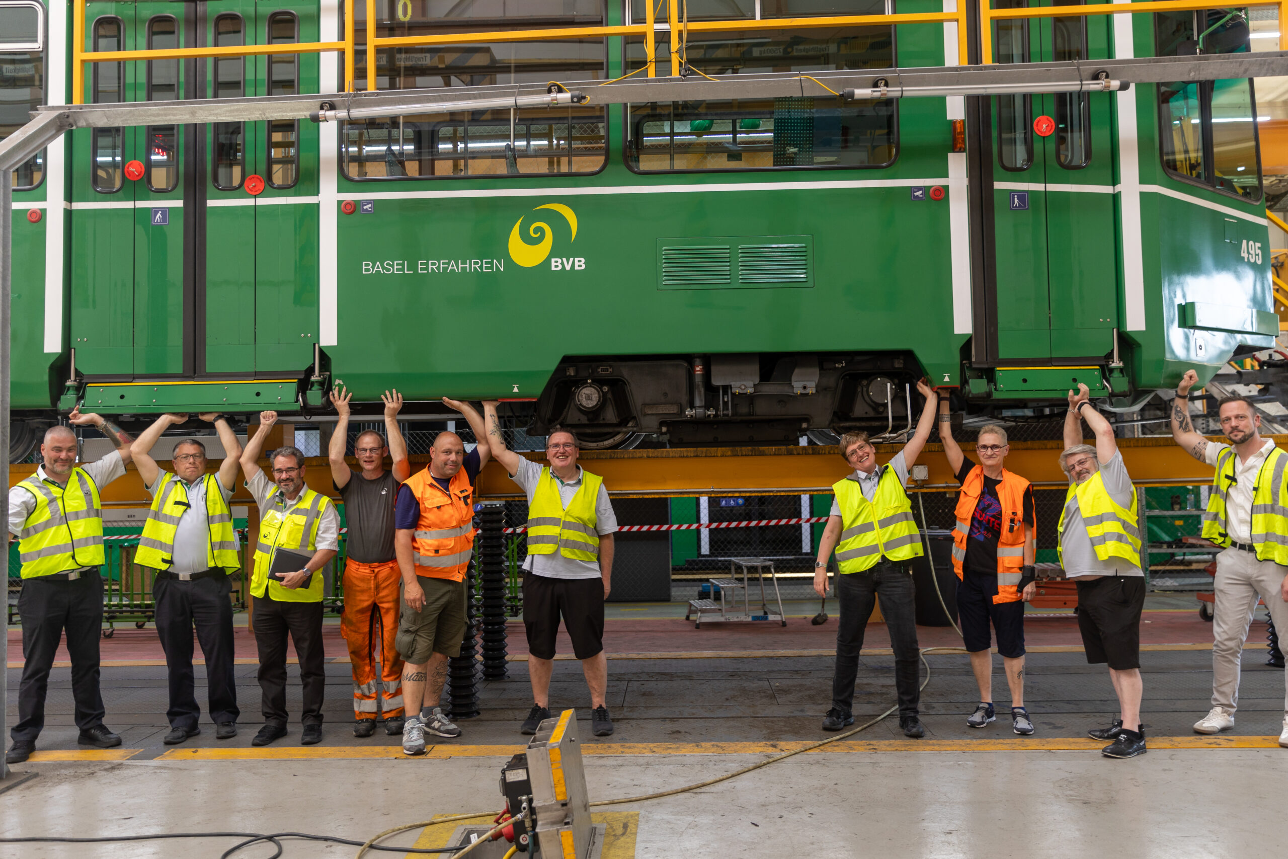 PSVB Mitglieder vor einem Tram